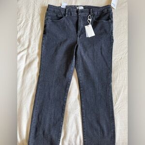 NWT Good American Straight Leg jeans!!